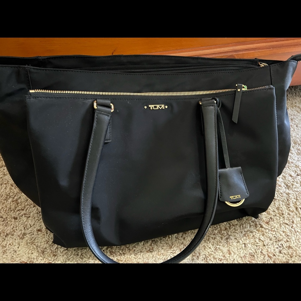 Tumi voyager
